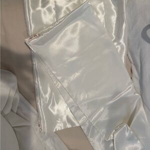 Kitsch Satin Pillowcase Set - White and Cream